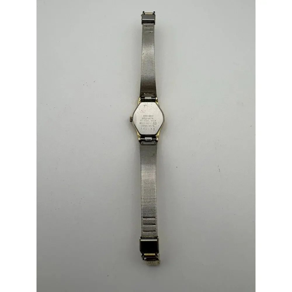 Vintage Seiko Quartz Ladies Watch 8Y21-0010 Gold Tone Black Dial New Batt Runs